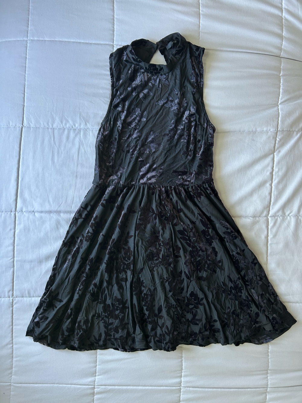 Forever 21 Black Velvet Floral Dress